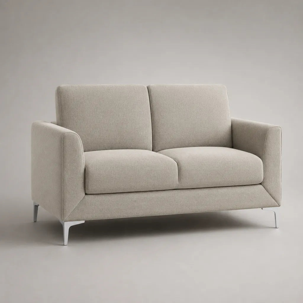 Canapé droit 2 places en tissu beige clair avec pieds en métal argenté, 150 × 82 × 85 cm